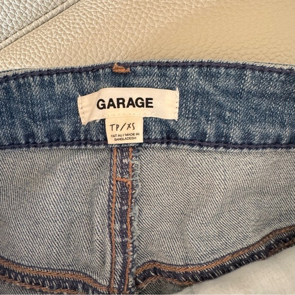 Garage Thrashed mini denim skirt Women’s XS Ripped Jean vintage look - Picture 3 of 5